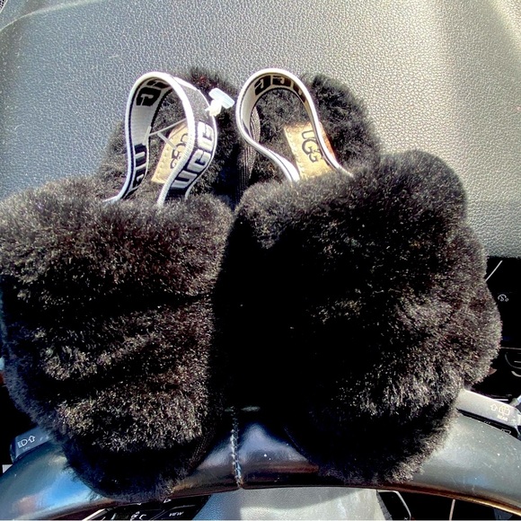UGG Black Fluff Yeah kids Sandals slides size 10 - Picture 2 of 14